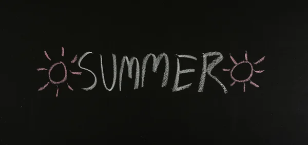 Rysunek słowa "lato" na tablicy — Zdjęcie stockowe