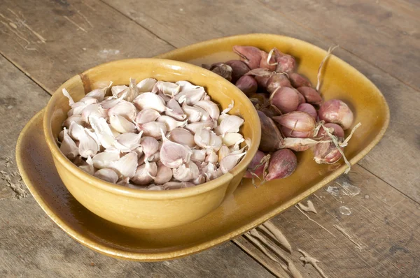 Garlics e cebola vermelha — Fotografia de Stock