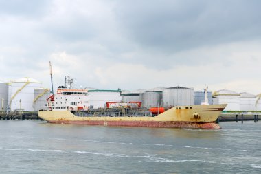 Petrol Tankeri Gemisi