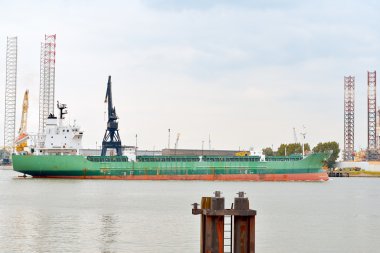 Petrol Tankeri Gemisi