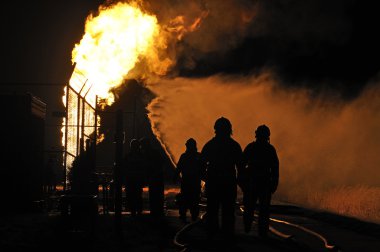 İtfaiyeciler siluet