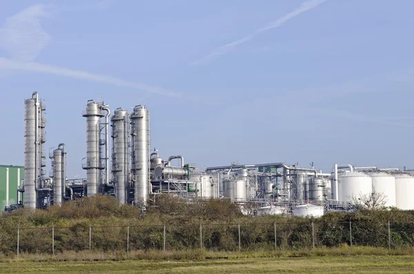 Oil refinery in rotterdam harbor — Stock Photo, Image