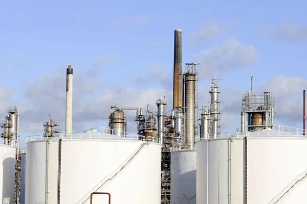 Oil and chemical refinery — Stock Photo, Image