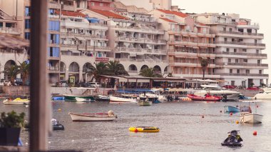 Karadağ 'ın Budva kentinin eski kentinin manzarası. Akdeniz 'in en iyi korunmuş ortaçağ şehirlerinden biri. .
