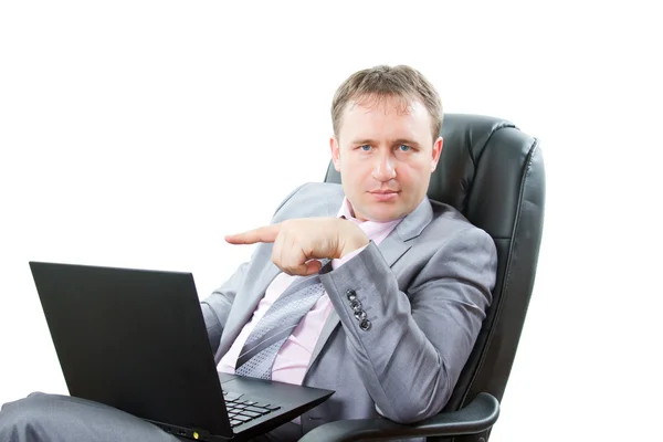 Retrato de hombre de negocios guapo con el ordenador portátil que muestra pulgares hasta el negocio o —  Fotos de Stock