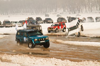 Almatı, Kazakistan - 11 Şubat off-road aracı jeep 4 x 4 Festivali sırasında