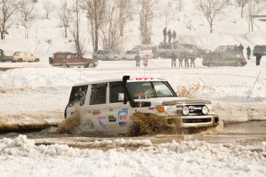 Almatı, Kazakistan - 11 Şubat off-road aracı jeep 4 x 4 Festivali sırasında