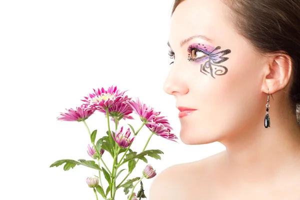 Porträt der schönen Model-Frau mit kreativem Make-up und Body Art Schmetterling — Stockfoto
