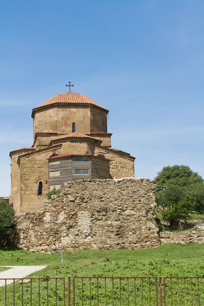Panorama de l'église orthodoxe géorgienne du VIe siècle près de Mtskheta, Jvar — Photo