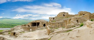 Tarih öncesi mağaralarda yaşayan şehir uplistsikhe içinde caucas kalıntıları Panoraması