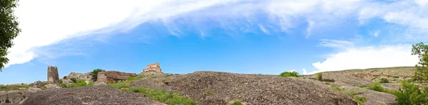 Panorama das montanhas Uplistsikhe na região do Cáucaso, Geórgia — Fotografia de Stock