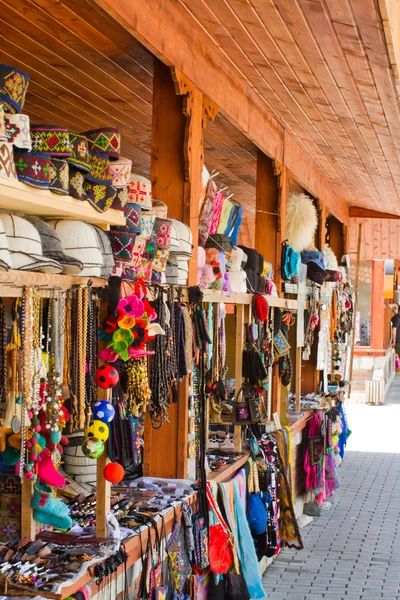 O mercado tradicional de lembranças em Tbilisi, Geórgia — Fotografia de Stock