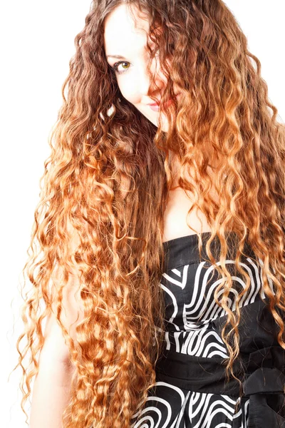 Ritratto di bella modella donna con capelli lunghi su sfondo bianco Dettagli — Foto Stock