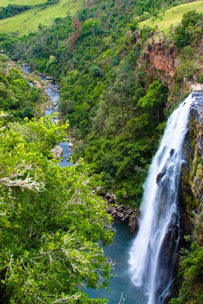 在 waterval 博芬在姆普马兰加、 南非埃兰河瀑布 — 图库照片