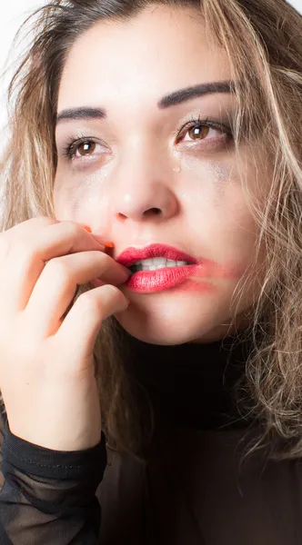 Asiático mujer llorando en aislado blanco fondo —  Fotos de Stock