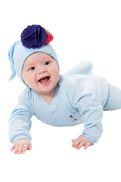 Menina sorrindo com olhos azuis isolados no fundo branco. Use-o para um conceito de criança, parentalidade ou amor — Fotografia de Stock