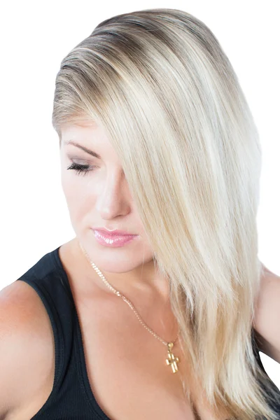 Portretul unei femei frumoase de aproape cu păr blond pe un fundal alb izolat — Fotografie, imagine de stoc