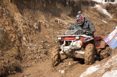 Almatı, Kazakistan - 21 Şubat 2013. Off-Road jipler, araba Yarışması, atv yarış. geleneksel yarış 