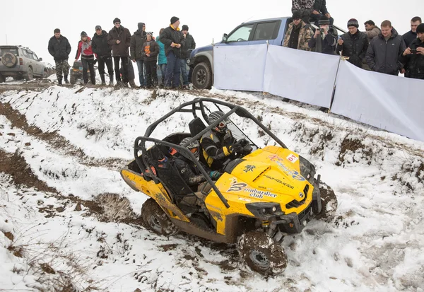 Almaty, Kazakhstan - February 21, 2013. Off-road racing on jeeps, Car competition, ATV. Traditional race "Kaskelen gullies" Cup the Republic of Kazakhstan trophy-raid — Stock Photo, Image