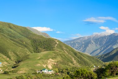 Almatı, Kazakistan vadide doğası Panoraması