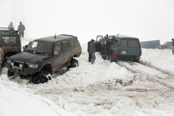 Almaty, Kazakhstan - 21 février 2013. Course hors route en jeeps, Compétition automobile, VTT . — Photo