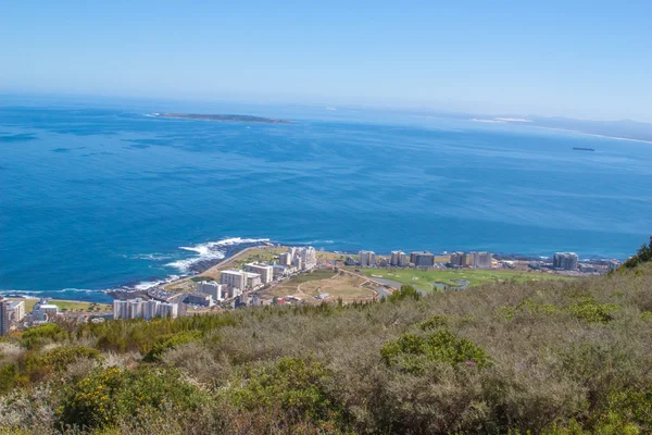 Aussichtsreiche Aussicht in Kapstadt, Tafelberg, Südafrika aus der Luft — Stockfoto