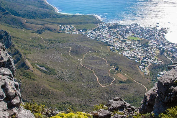 Schilderachtig uitzicht in Kaapstad, Tafelberg, Zuid-Afrika van een antenne perspectief — Stockfoto