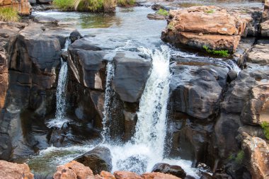 Blyde river canyon, Güney Afrika, mpumalanga, yaz peyzaj, kırmızı kayalar ve su