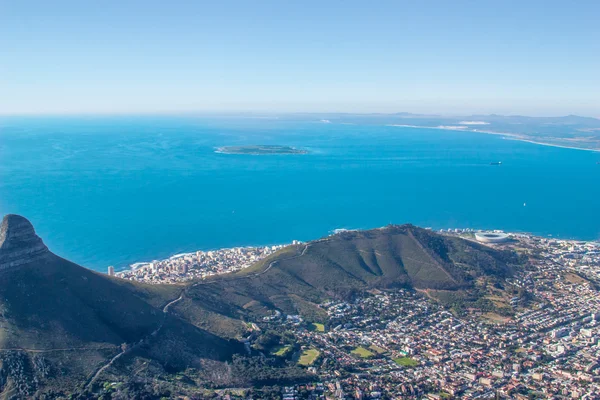 Naturskön utsikt i Kapstaden, Taffelberget, Sydafrika från en antenn perspektiv — Stockfoto