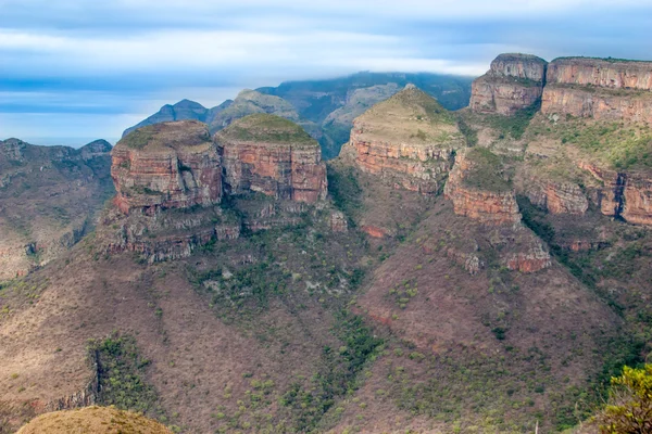 Góry smocze, kanion rzeki blyde, Republika Południowej Afryki, mpumalanga, krajobraz lato — Zdjęcie stockowe