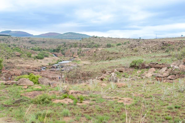 Kanion rzeki Blyde, Republika Południowej Afryki, mpumalanga, krajobraz lato, czerwone skały i wody — Zdjęcie stockowe