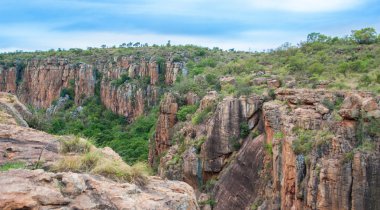 Blyde river canyon, Güney Afrika, mpumalanga, yaz peyzaj, kırmızı kayalar ve su