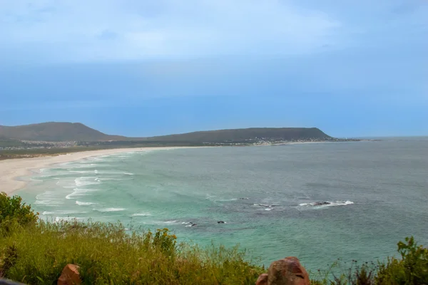 Атлантический океан Кейптаун. Вид на Южную Африку из Кейп-Пойнта — стоковое фото
