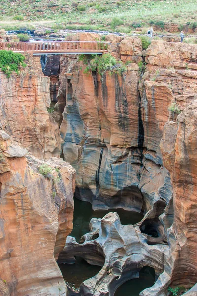 Blyde river canyon, Sydafrika, mpumalanga, sommar landskap, röda klippor och vatten — Stockfoto