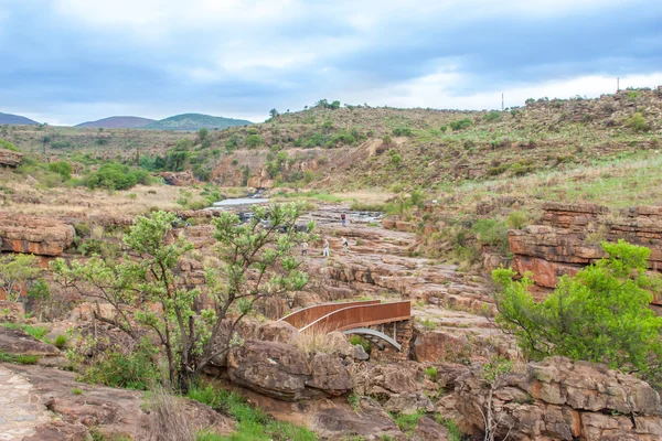 Kanion rzeki Blyde, Republika Południowej Afryki, mpumalanga, krajobraz lato, czerwone skały i wody — Zdjęcie stockowe