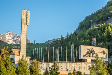 Stadion medeo Paten pisti Almatı, Kazakistan, Asya dünyanın en yüksek. Medeo 1,691 metre rakımda oturur