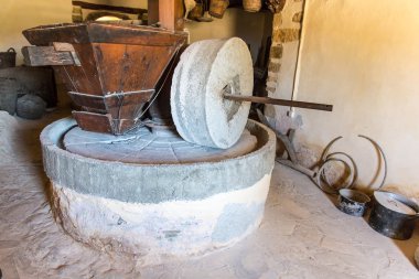 Yunan seramik ve kil (sürahi, pot, vazo) Manastırı Messara Vadisi Crete, Yunanistan