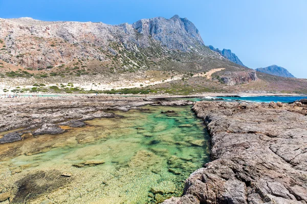 Pláž Balos. pohled z Gramvúsa ostrova Kréta v greece.magical tyrkysové vody, lagun, pláže čistého bílého písku. — Stock fotografie