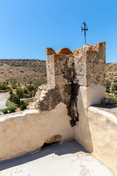 Klostret (friary) i Messara Valley på Kreta i Grekland. Messara - är den största slätten på Kreta — Stockfoto