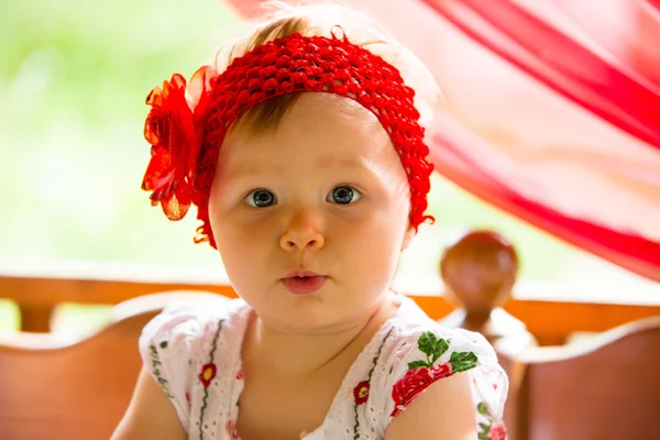 Portret van schattig kind-jarige meisje — Stockfoto