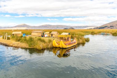 yüzen ada Titikaka Gölü: puno, peru, Güney Amerika.
