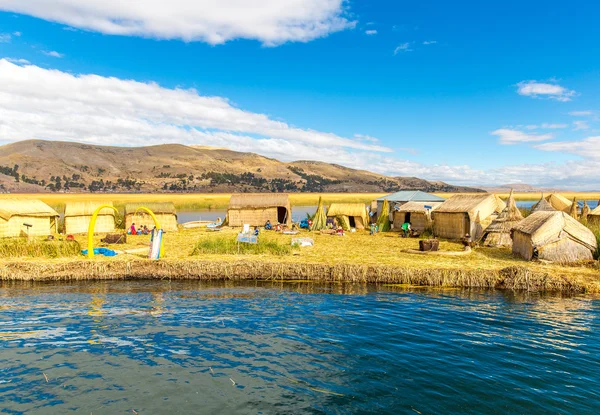 Flytande öar på Titicacasjön puno, peru, Sydamerika — Stockfoto