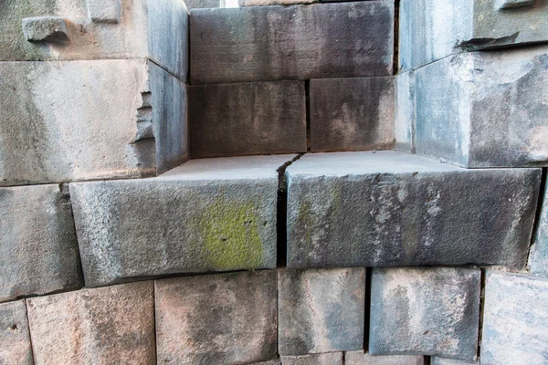 Inca vägg i gamla staden coricancha tempel, cusco, peru, Sydamerika — Stockfoto