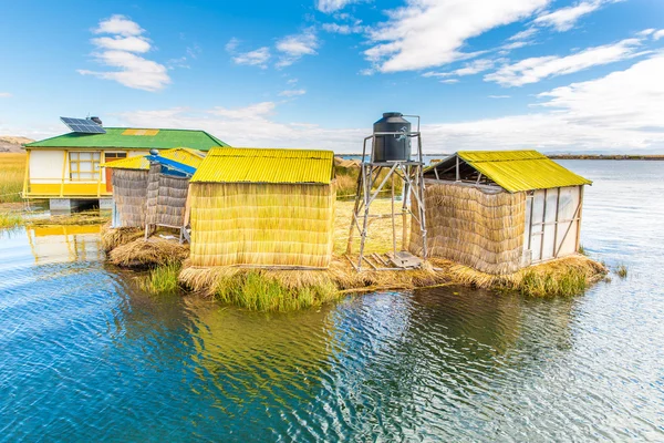 Úszó szigetek a titicaca-tó puno, peru, Dél-Amerika — Stock Fotó