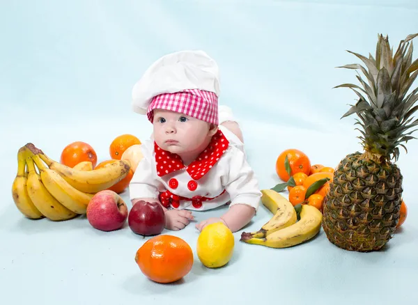 Bébé cuisinier fille portant chapeau de chef — Photo