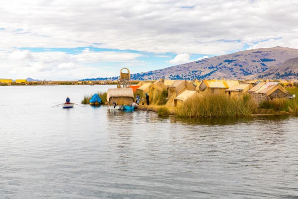 Floating Islands on Lake Titicaca Puno — Stock Photo, Image
