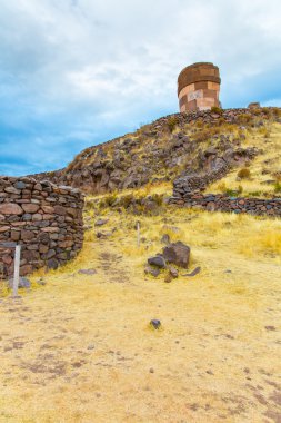 mezar yazıtı Kule'ye sillustani, peru