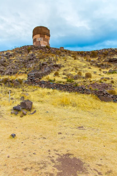 Mezar yazıtı Kule'ye sillustani, peru — Stok fotoğraf