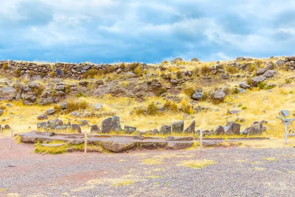 在 sillustani，秘鲁的丧葬塔 — 图库照片