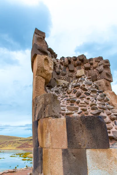 Mezar yazıtı Kule'ye sillustani, peru — Stok fotoğraf